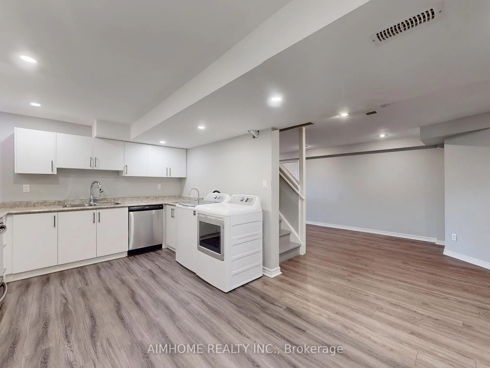 Photo 39 of 207 Kensit Avenue, Newmarket, Armitage — HOMEH