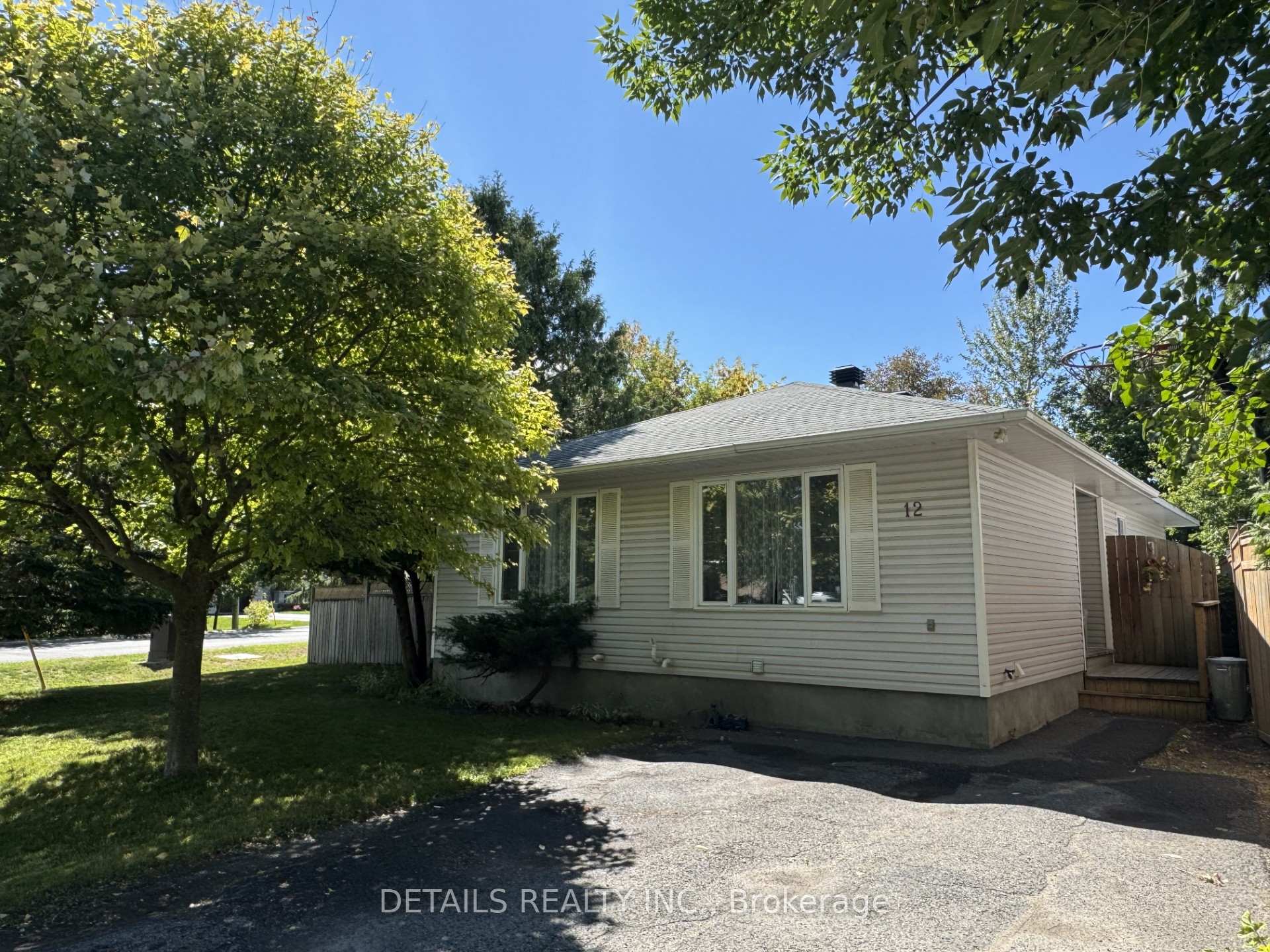 Front of 12 Henry Goulburn Way