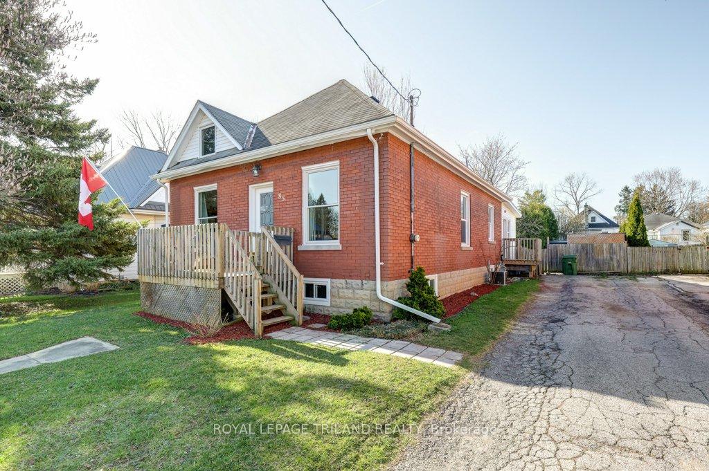 Photo 4 of 85 Chestnut Street, St. Thomas — HOMEH