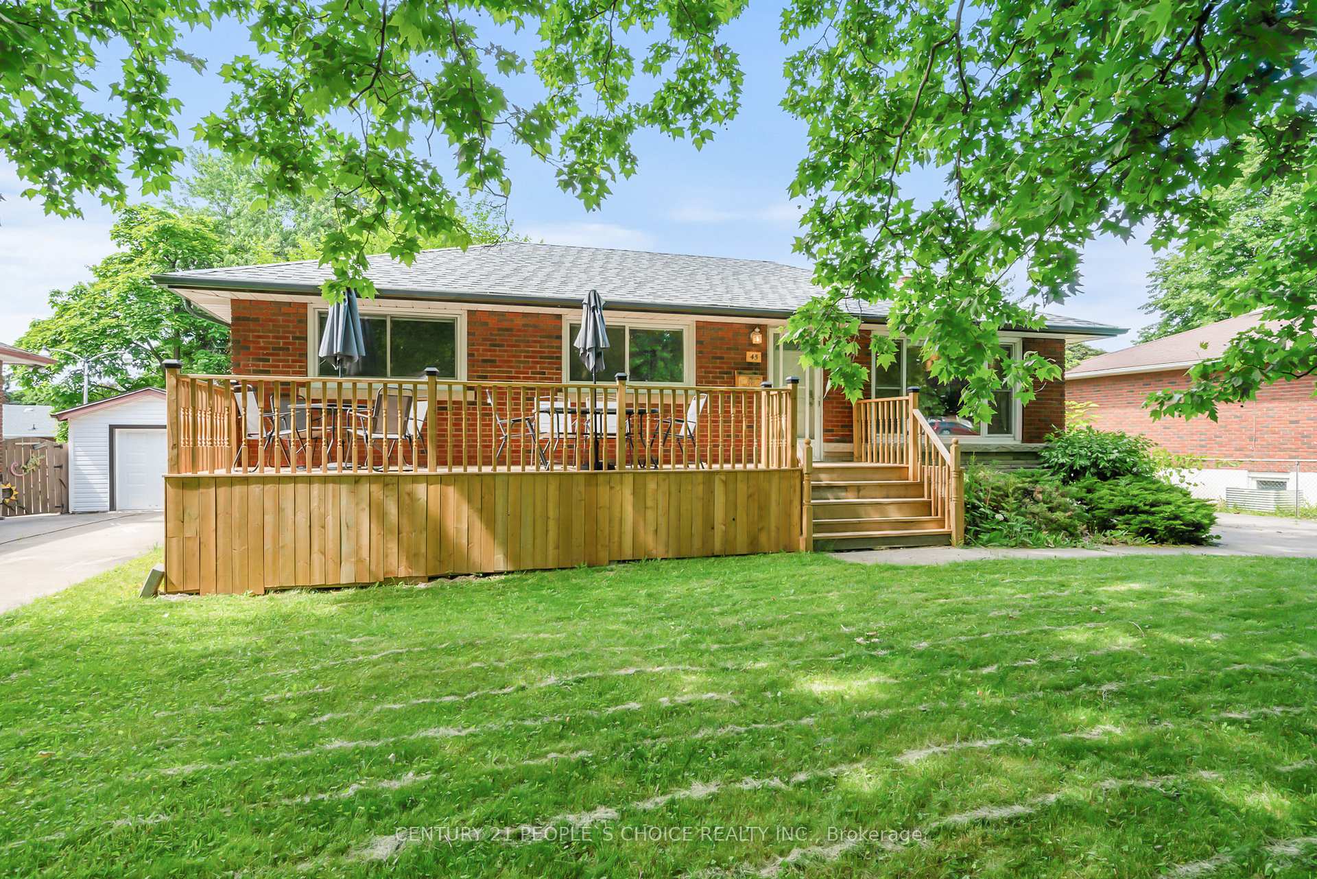 Photo 2 of 45 Chestnut Street W, St. Catharines, Oakdale — HOMEH