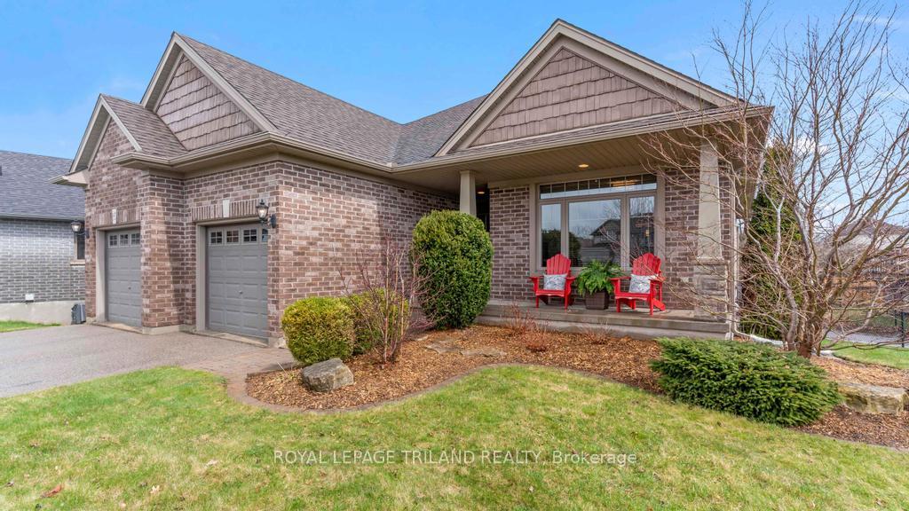 Photo 3 of 95 Circlewood Drive, St. Thomas — HOMEH