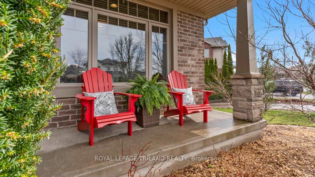 Photo 4 of 95 Circlewood Drive, St. Thomas — HOMEH