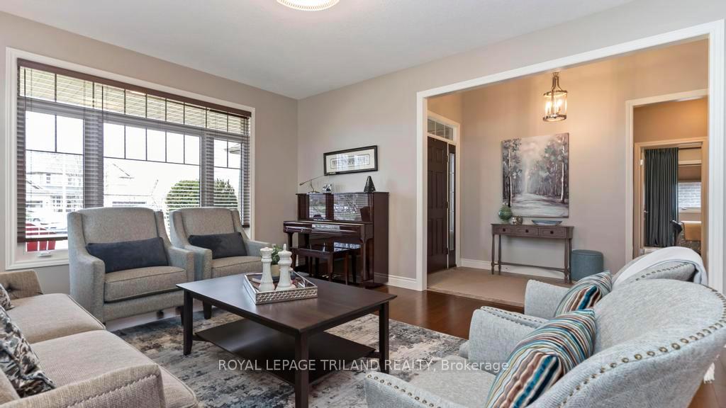 Photo 8 of 95 Circlewood Drive, St. Thomas — HOMEH