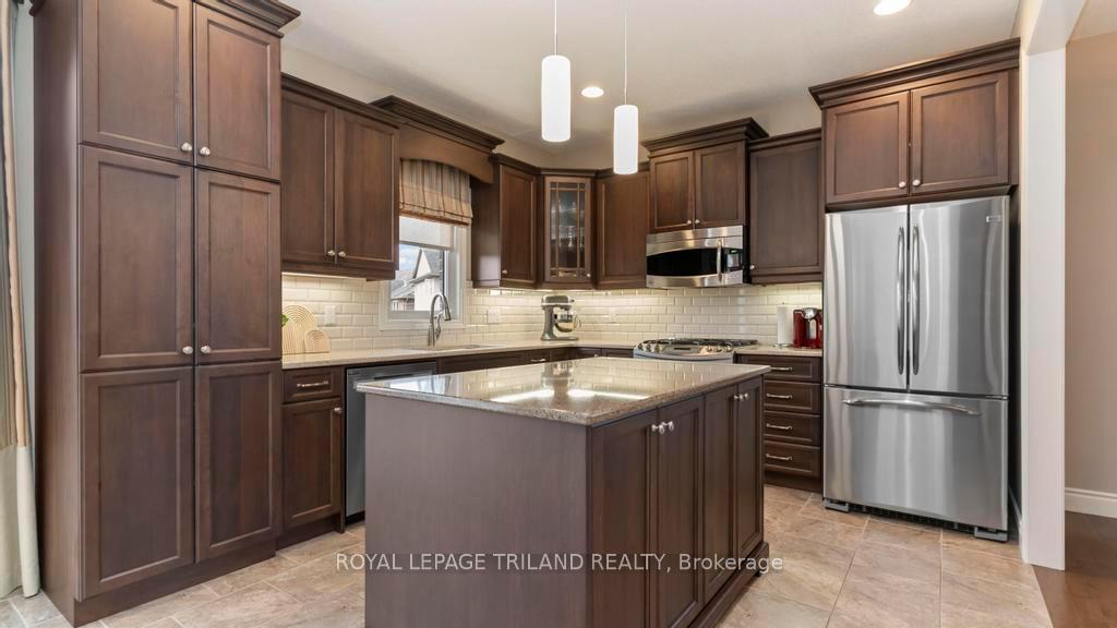 Photo 11 of 95 Circlewood Drive, St. Thomas — HOMEH