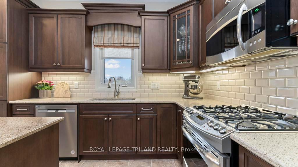 Photo 13 of 95 Circlewood Drive, St. Thomas — HOMEH