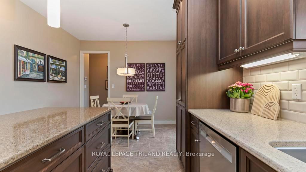 Photo 14 of 95 Circlewood Drive, St. Thomas — HOMEH