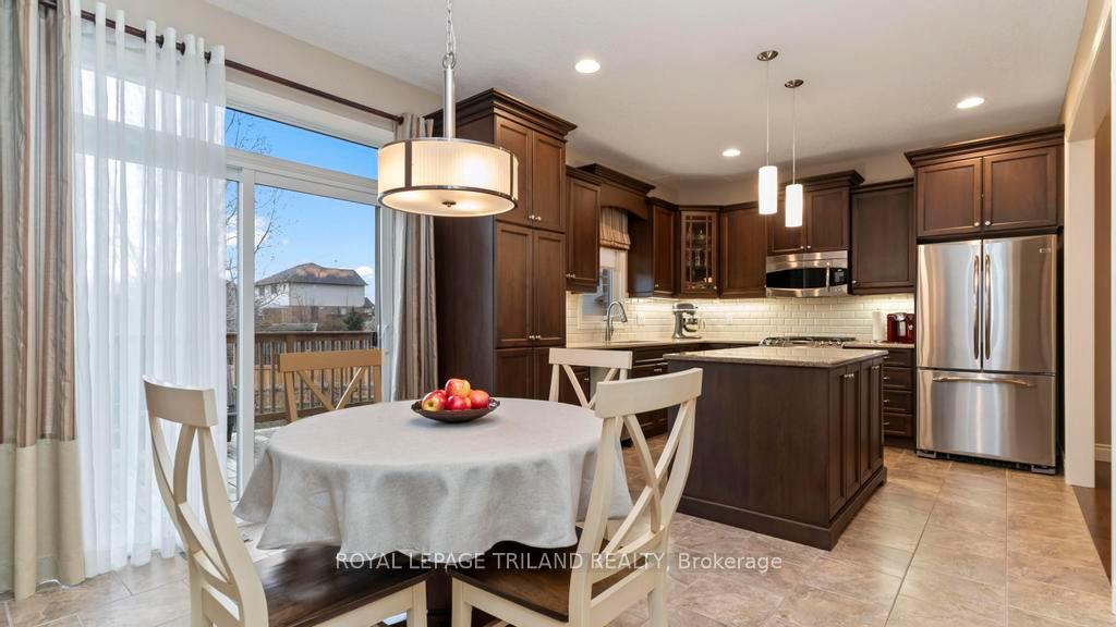 Photo 16 of 95 Circlewood Drive, St. Thomas — HOMEH