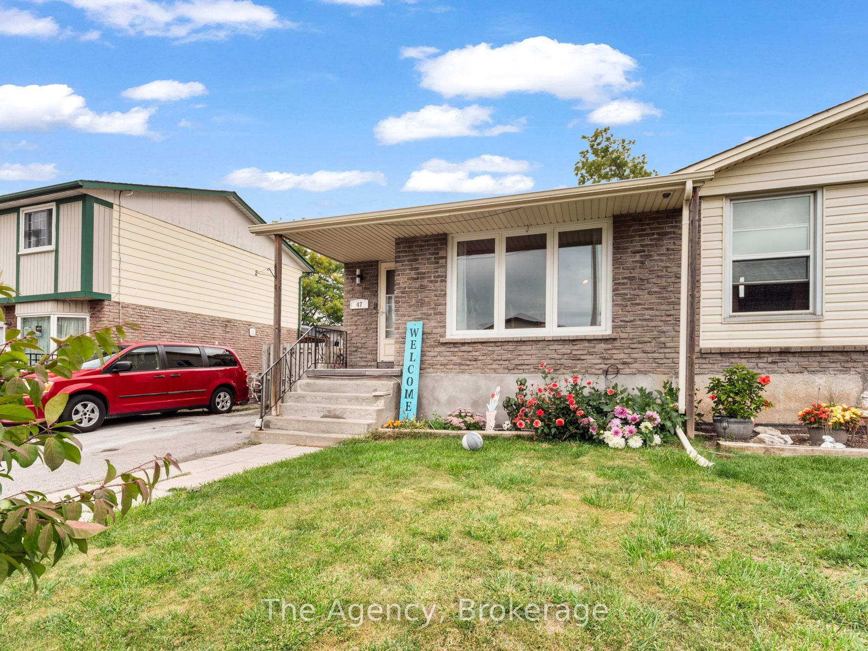 Photo 2 of 47 Canterbury Drive, St. Catharines, Oakdale — HOMEH