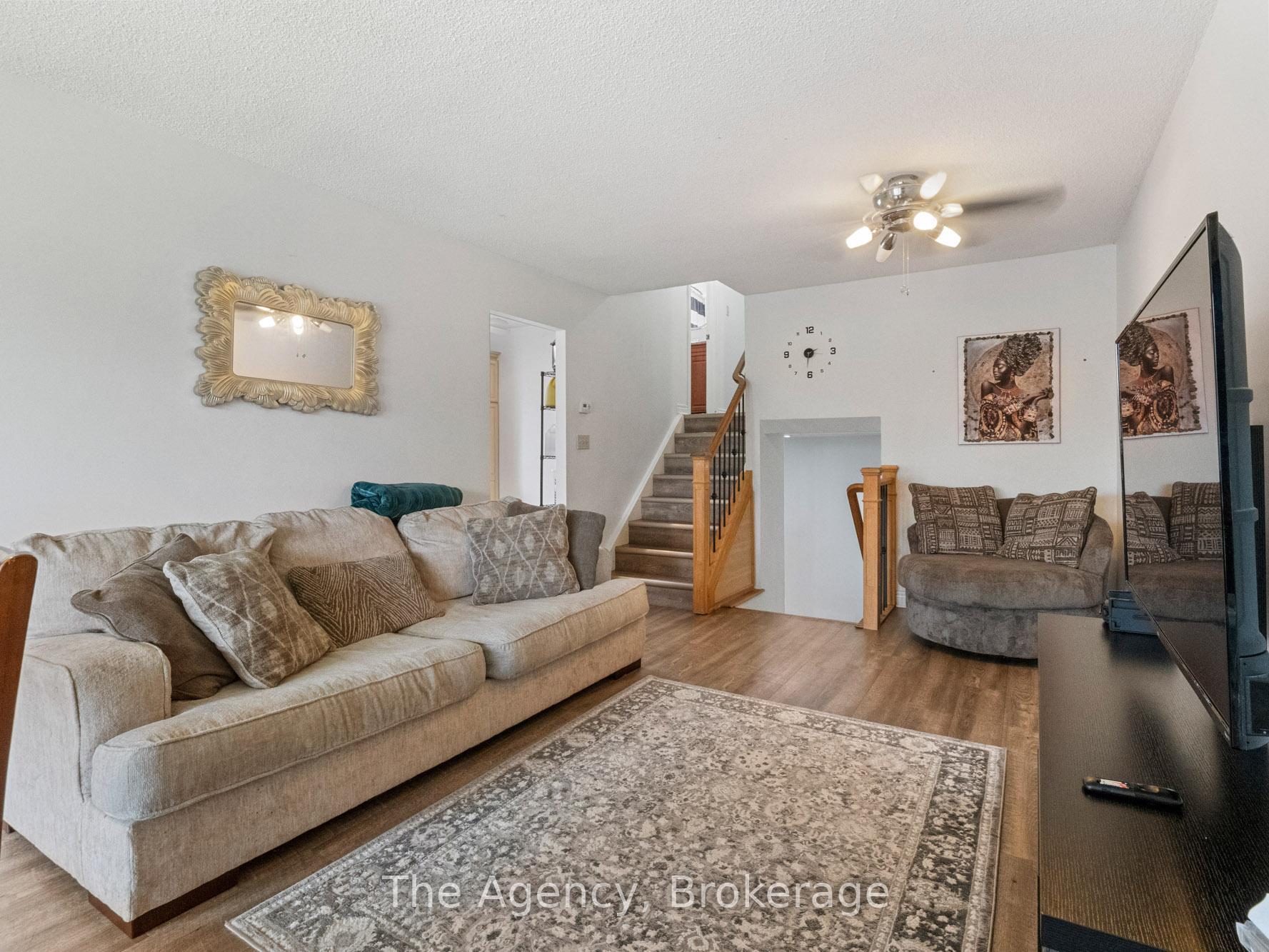 Photo 7 of 47 Canterbury Drive, St. Catharines, Oakdale — HOMEH