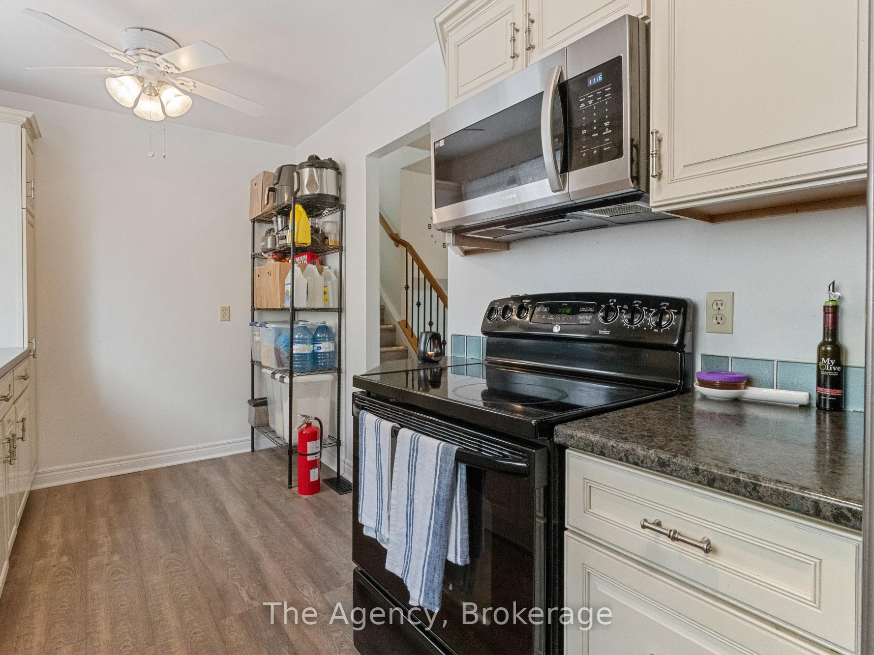 Photo 8 of 47 Canterbury Drive, St. Catharines, Oakdale — HOMEH