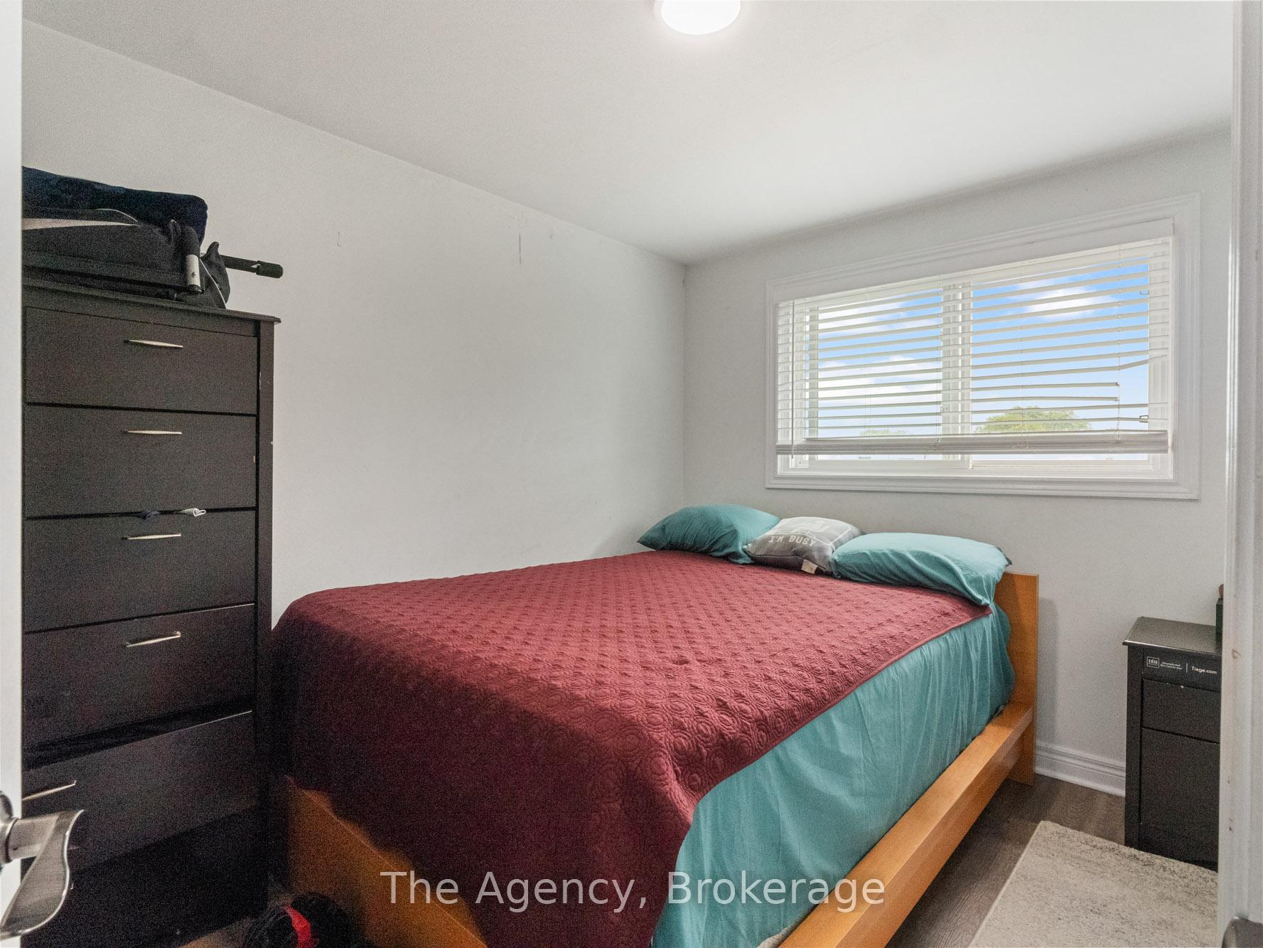 Photo 13 of 47 Canterbury Drive, St. Catharines, Oakdale — HOMEH