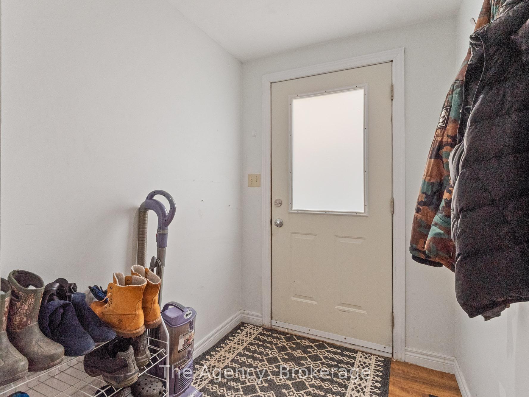 Photo 16 of 47 Canterbury Drive, St. Catharines, Oakdale — HOMEH