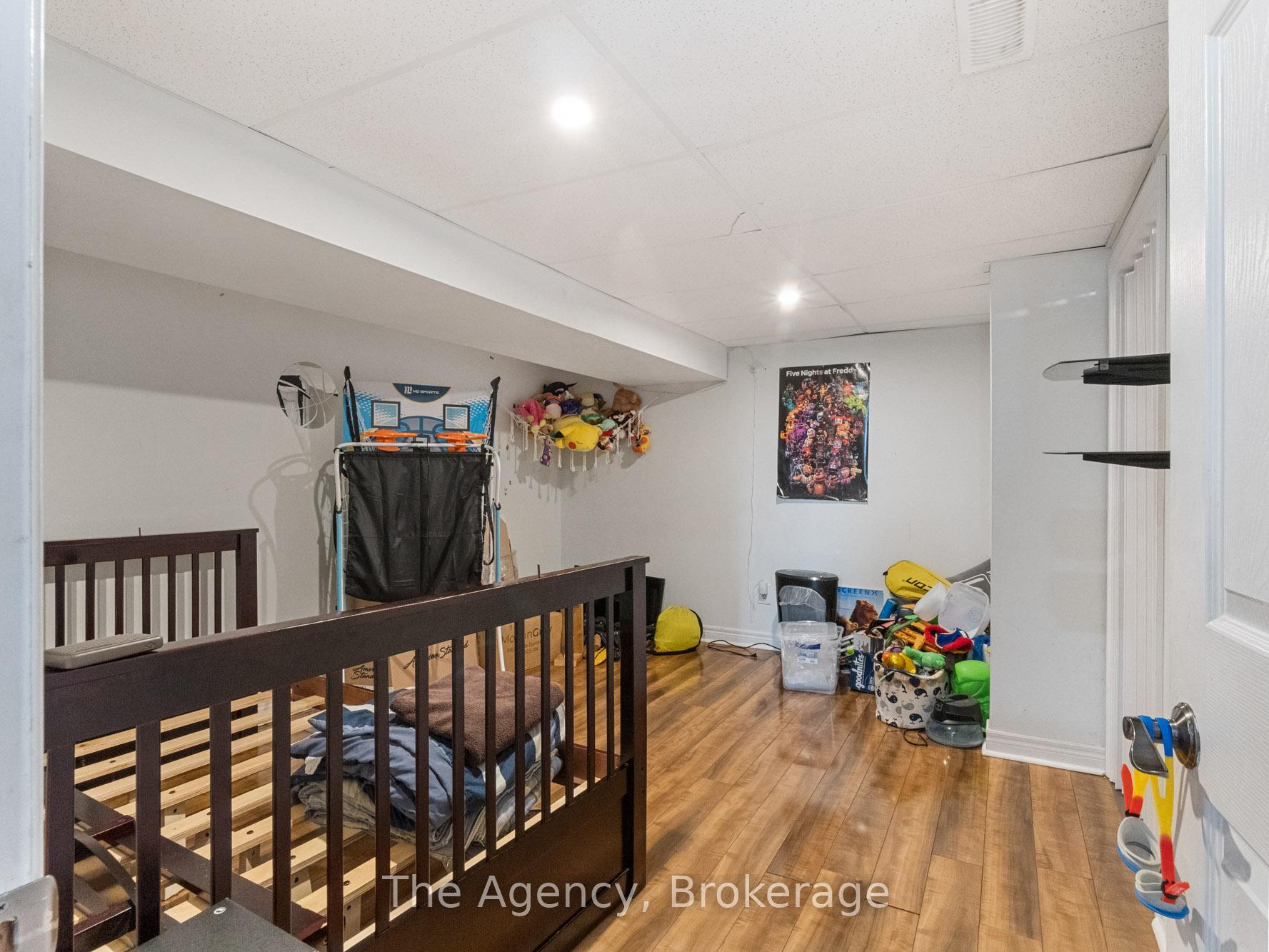 Photo 22 of 47 Canterbury Drive, St. Catharines, Oakdale — HOMEH