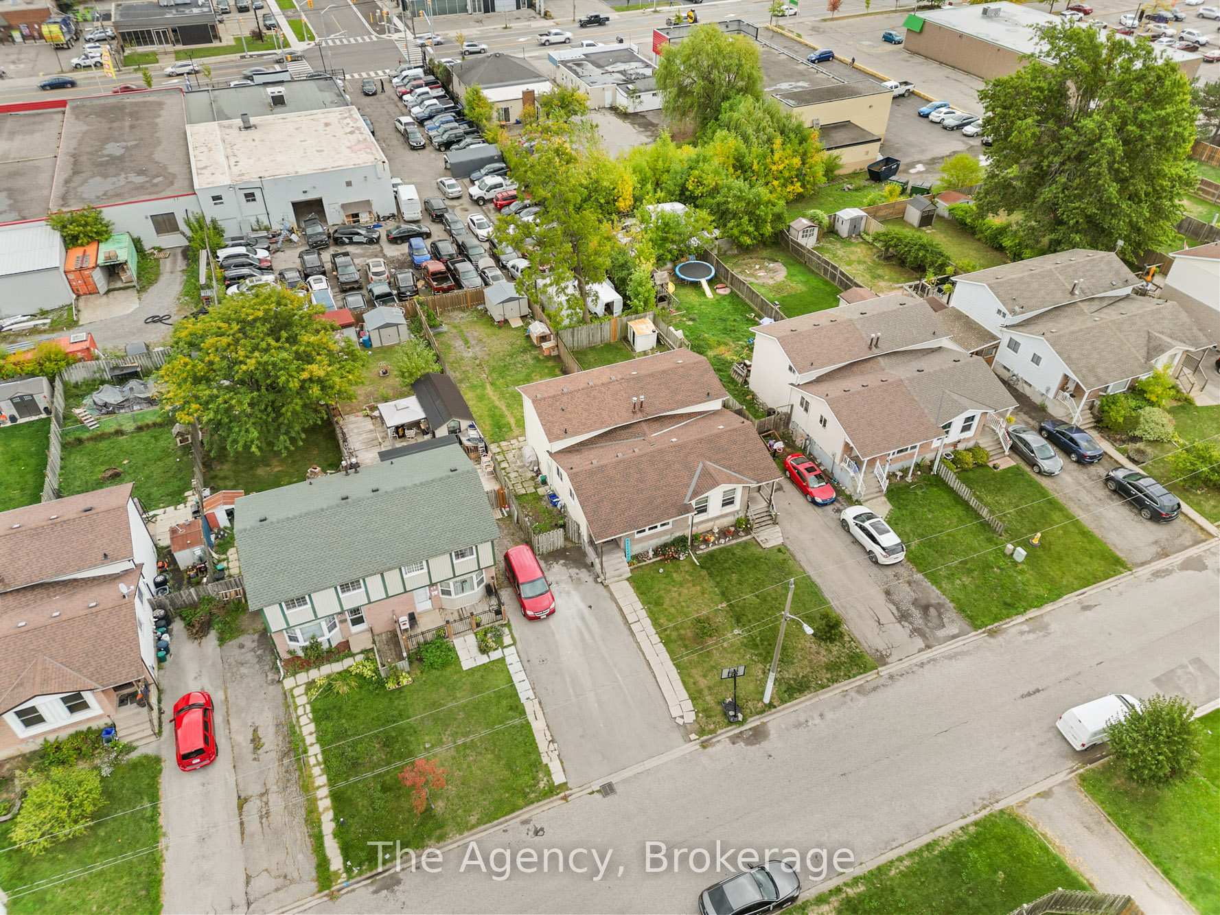 Photo 34 of 47 Canterbury Drive, St. Catharines, Oakdale — HOMEH
