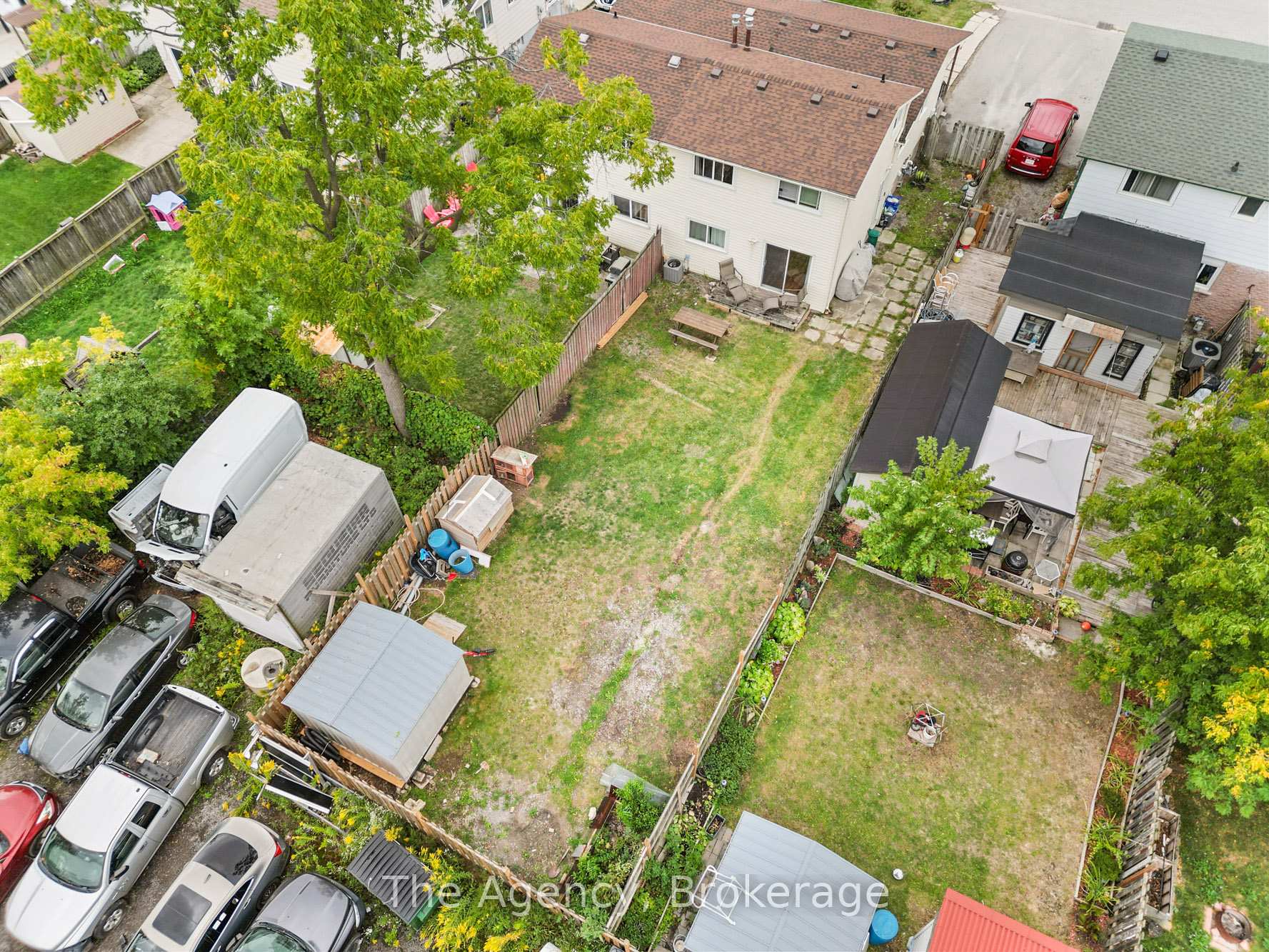 Photo 35 of 47 Canterbury Drive, St. Catharines, Oakdale — HOMEH