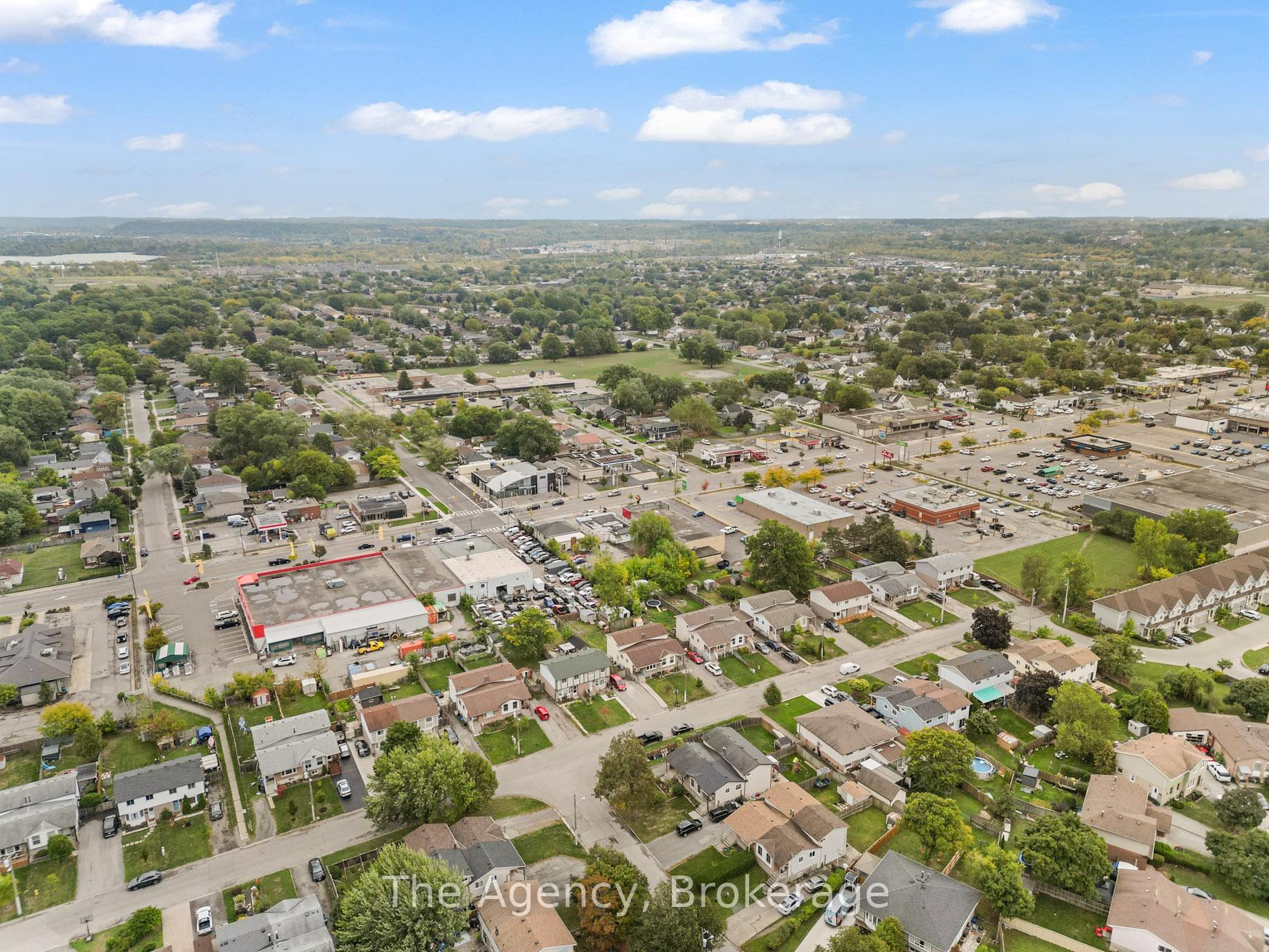 Photo 37 of 47 Canterbury Drive, St. Catharines, Oakdale — HOMEH