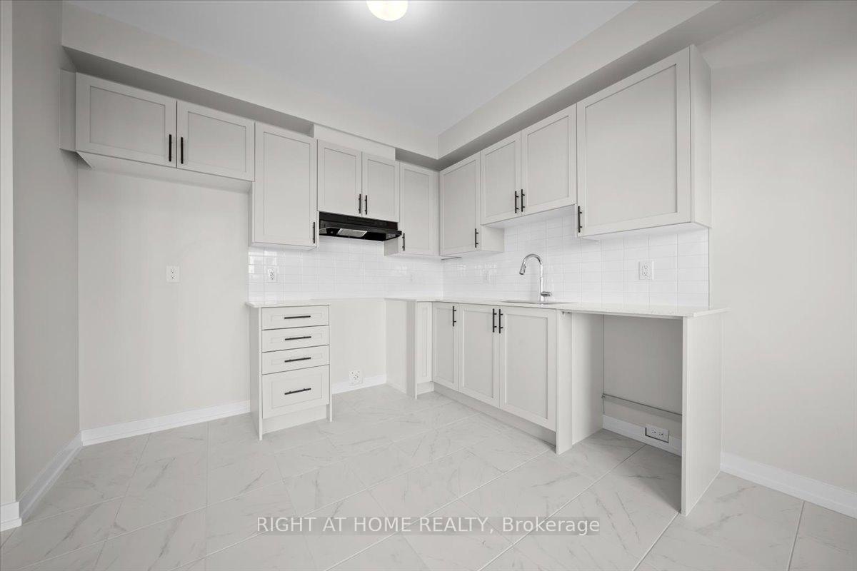 Photo 13 of 2040 Postilion Street, Ottawa, Richmond — HOMEH