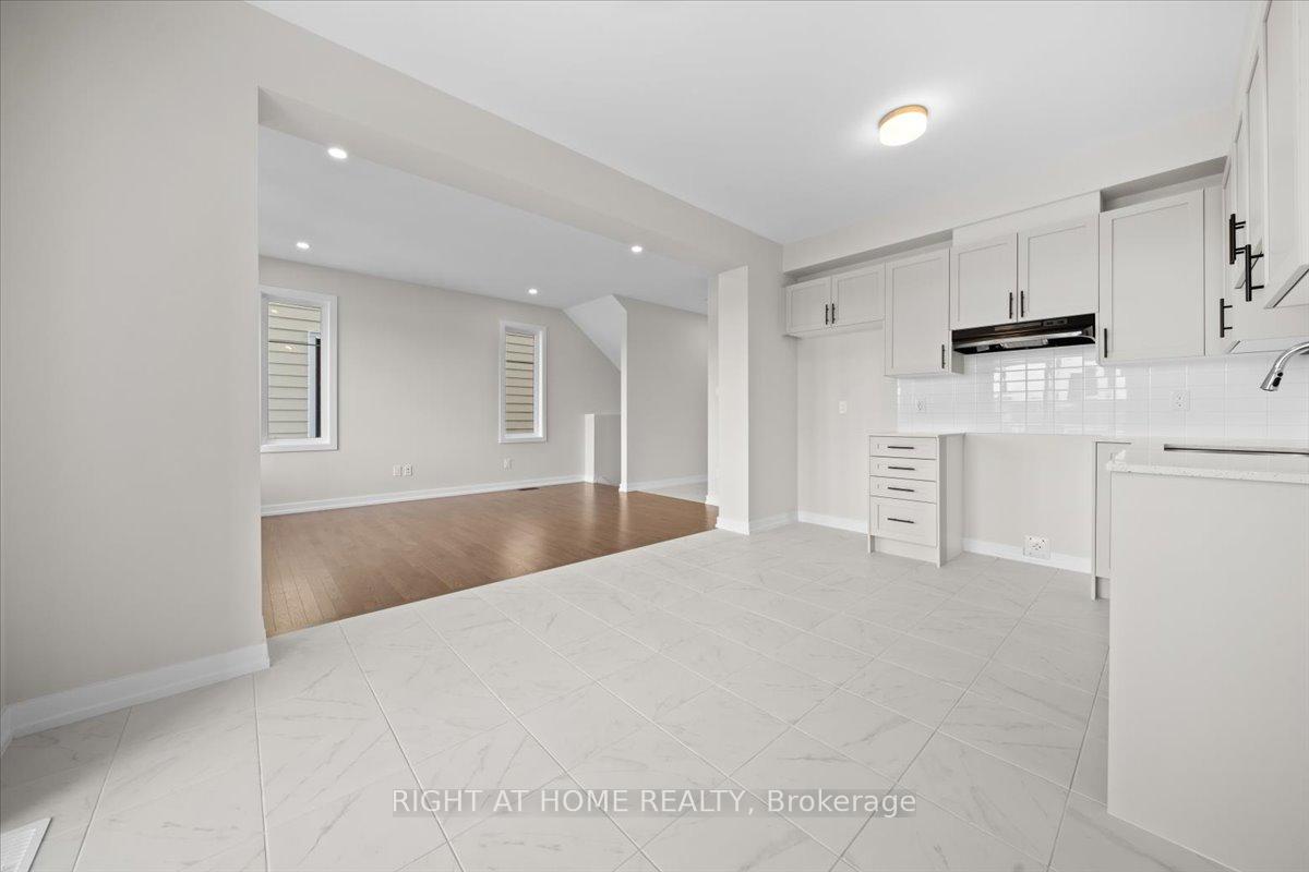 Photo 16 of 2040 Postilion Street, Ottawa, Richmond — HOMEH