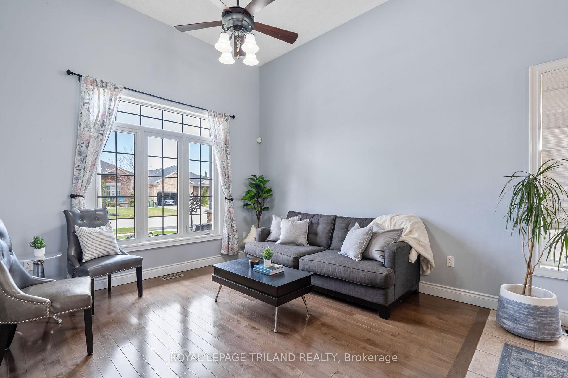 Photo 6 of 30 Hagerman Crescent, St. Thomas — HOMEH