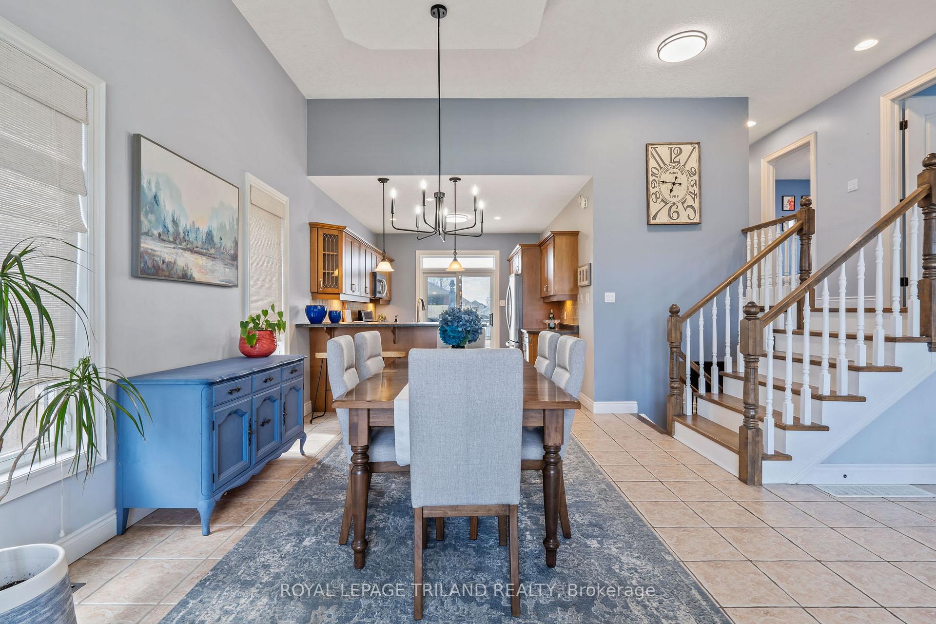 Photo 10 of 30 Hagerman Crescent, St. Thomas — HOMEH