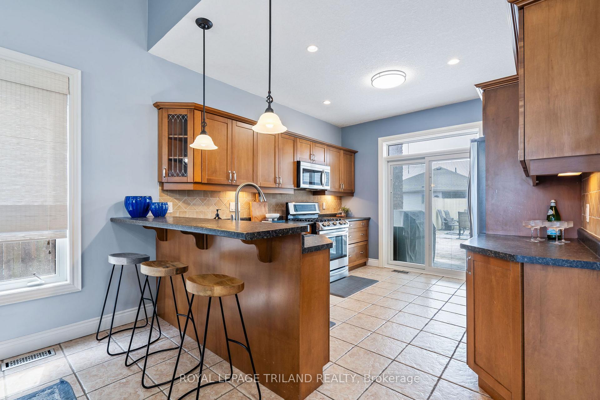 Photo 13 of 30 Hagerman Crescent, St. Thomas — HOMEH