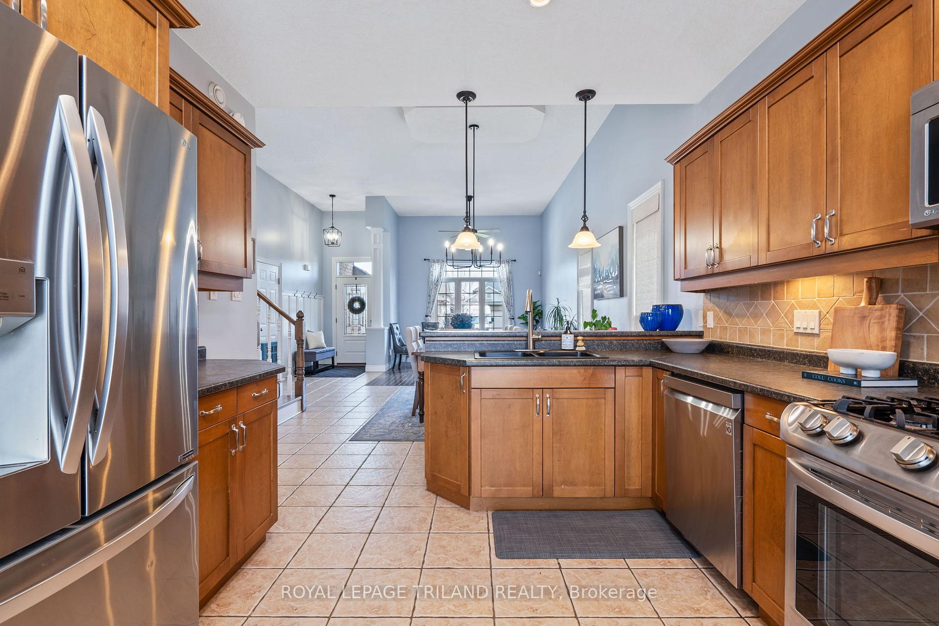 Photo 17 of 30 Hagerman Crescent, St. Thomas — HOMEH