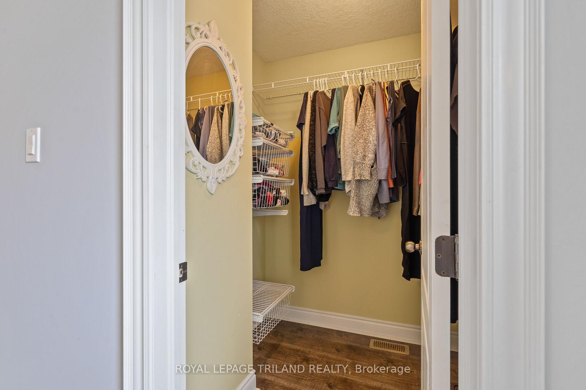 Photo 22 of 30 Hagerman Crescent, St. Thomas — HOMEH