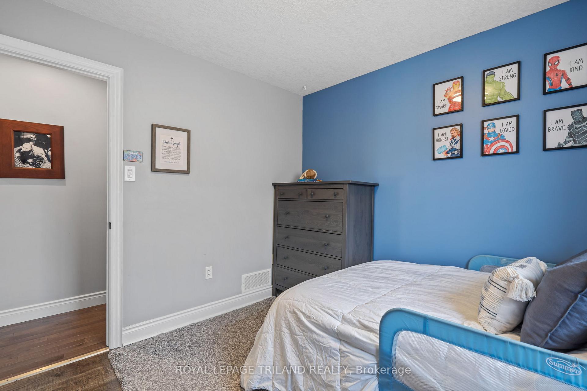 Photo 24 of 30 Hagerman Crescent, St. Thomas — HOMEH