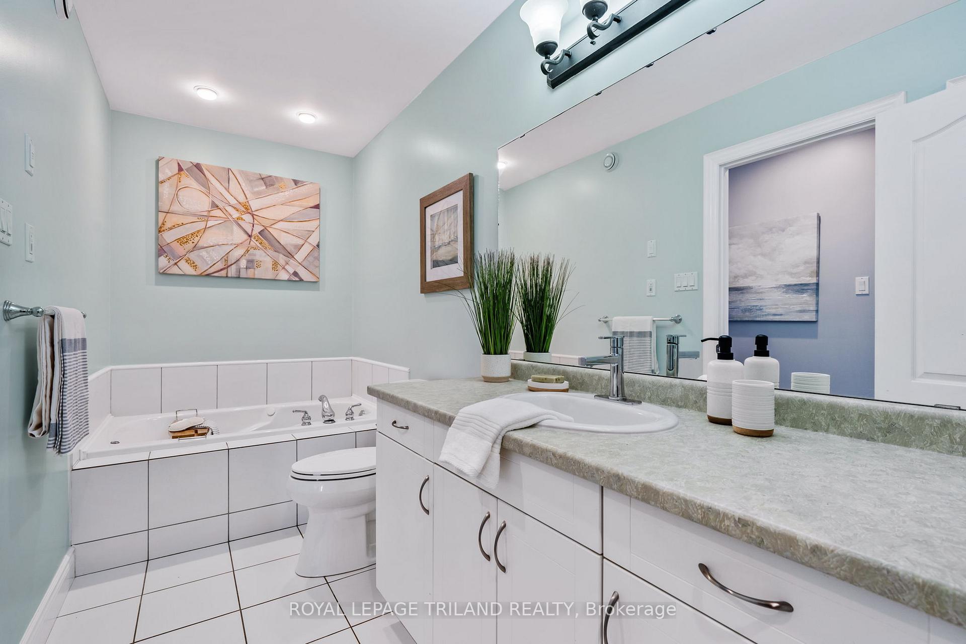 Photo 27 of 30 Hagerman Crescent, St. Thomas — HOMEH