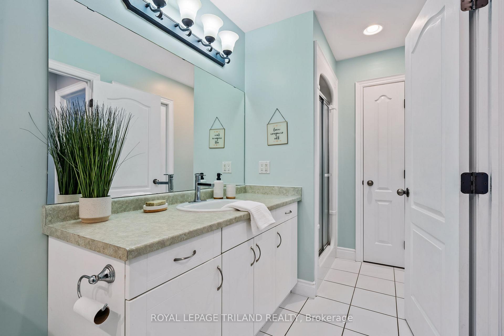 Photo 28 of 30 Hagerman Crescent, St. Thomas — HOMEH