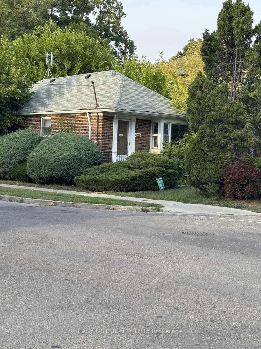 Photo 3 of 170 Haddington Avenue, Toronto, Bedford Park-Nortown — HOMEH