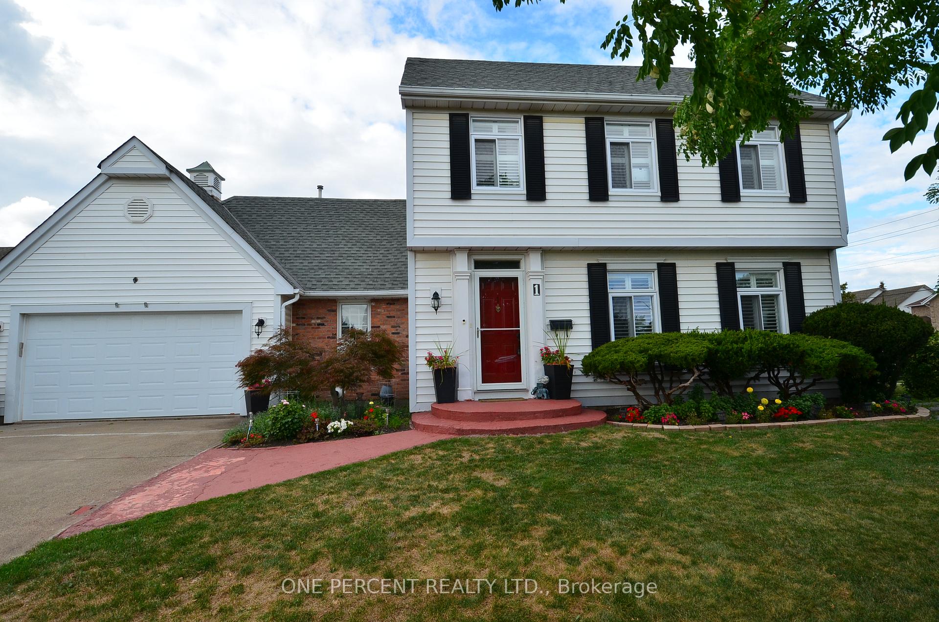 Photo 1 of 1 Dunbar Crescent, St. Catharines, Grapeview — HOMEH