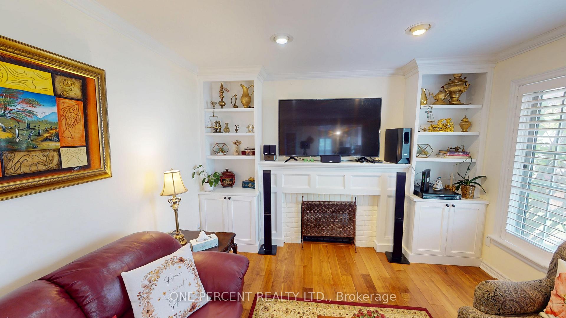 Photo 8 of 1 Dunbar Crescent, St. Catharines, Grapeview — HOMEH