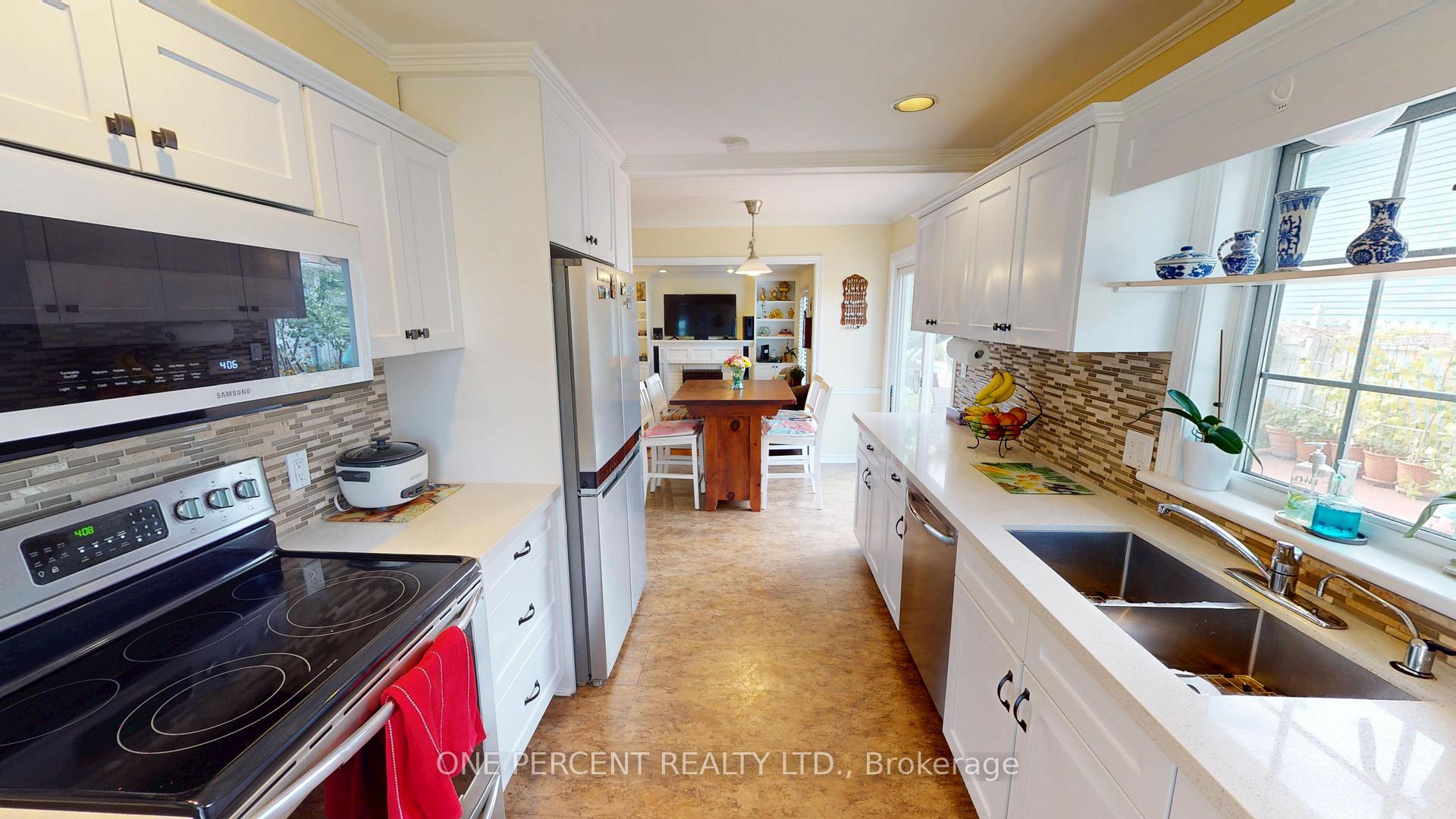 Photo 11 of 1 Dunbar Crescent, St. Catharines, Grapeview — HOMEH