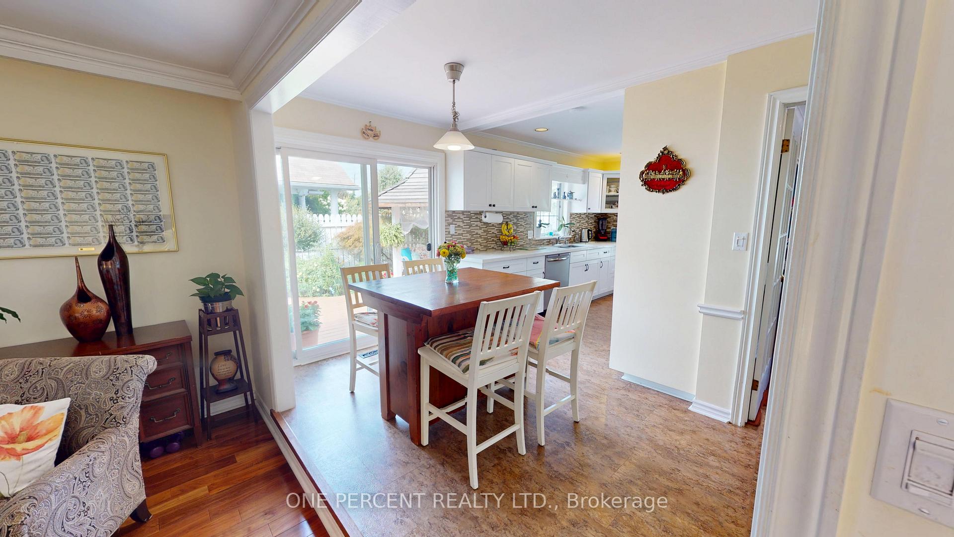 Photo 12 of 1 Dunbar Crescent, St. Catharines, Grapeview — HOMEH