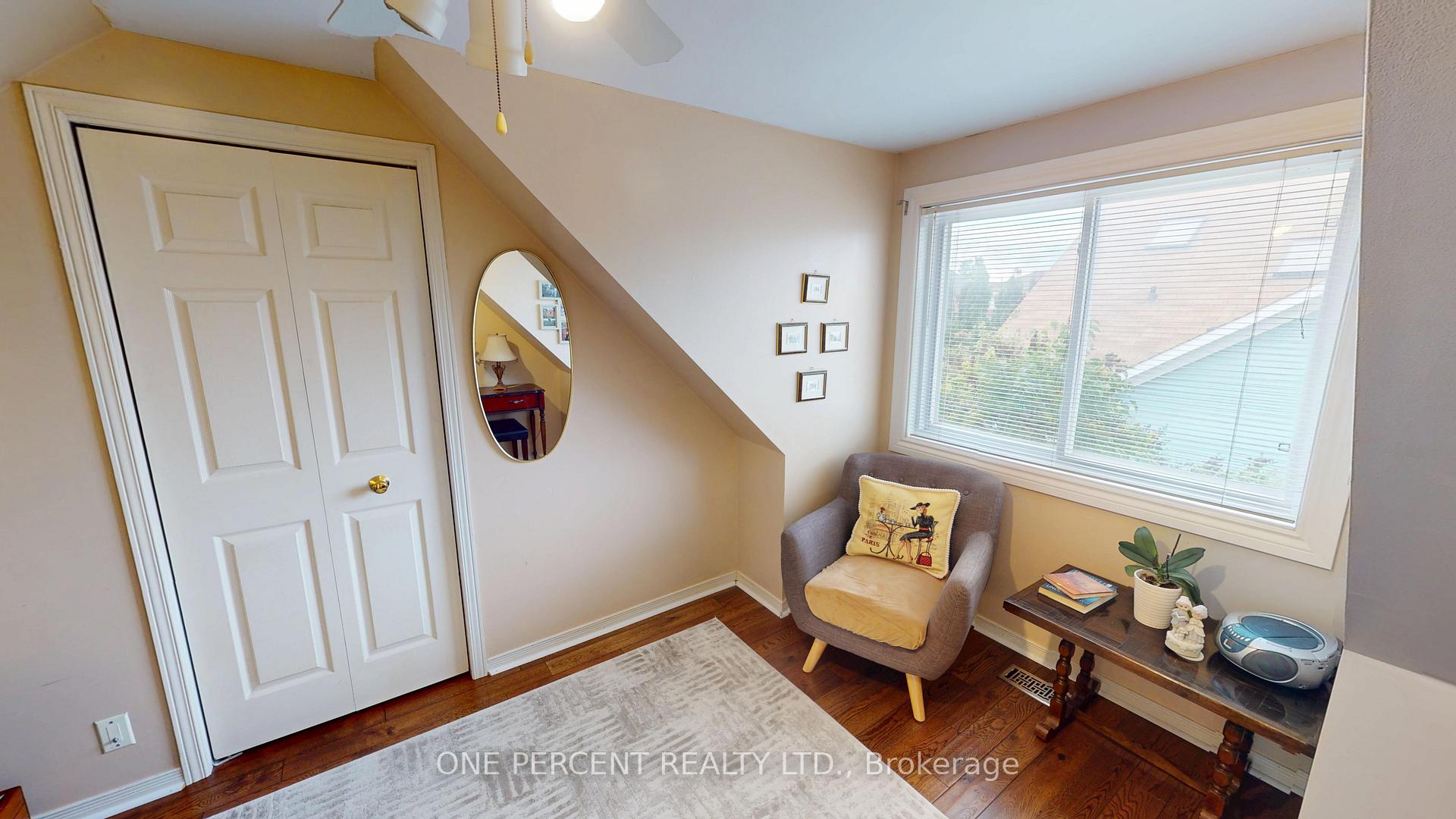 Photo 18 of 1 Dunbar Crescent, St. Catharines, Grapeview — HOMEH