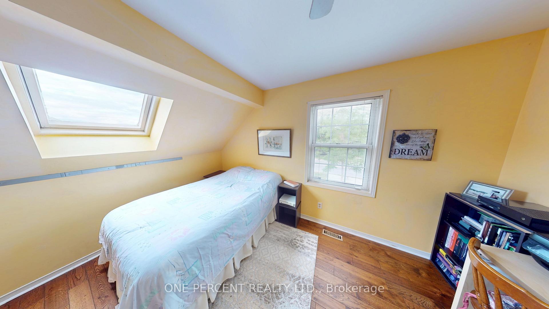 Photo 20 of 1 Dunbar Crescent, St. Catharines, Grapeview — HOMEH