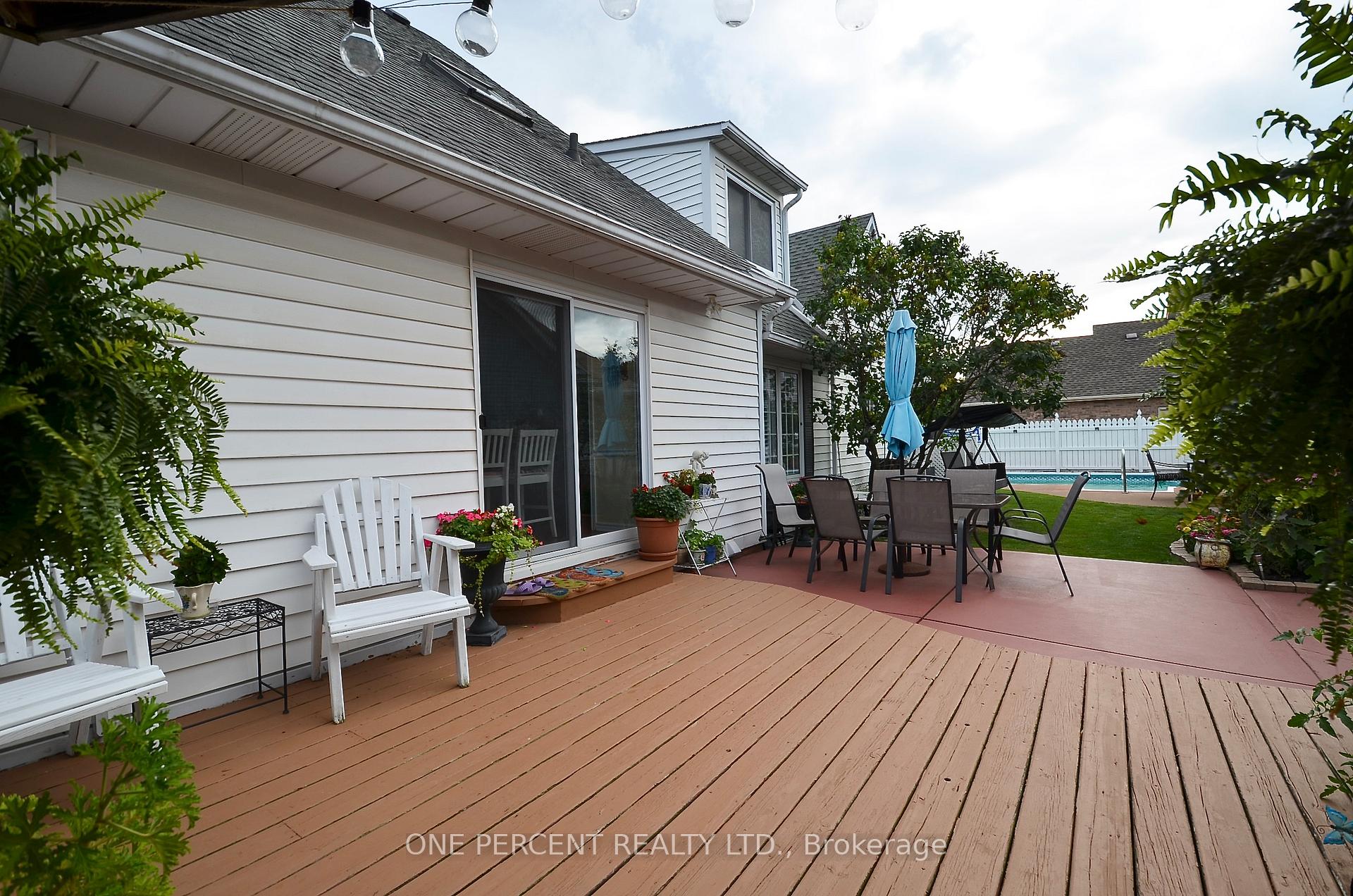 Photo 33 of 1 Dunbar Crescent, St. Catharines, Grapeview — HOMEH