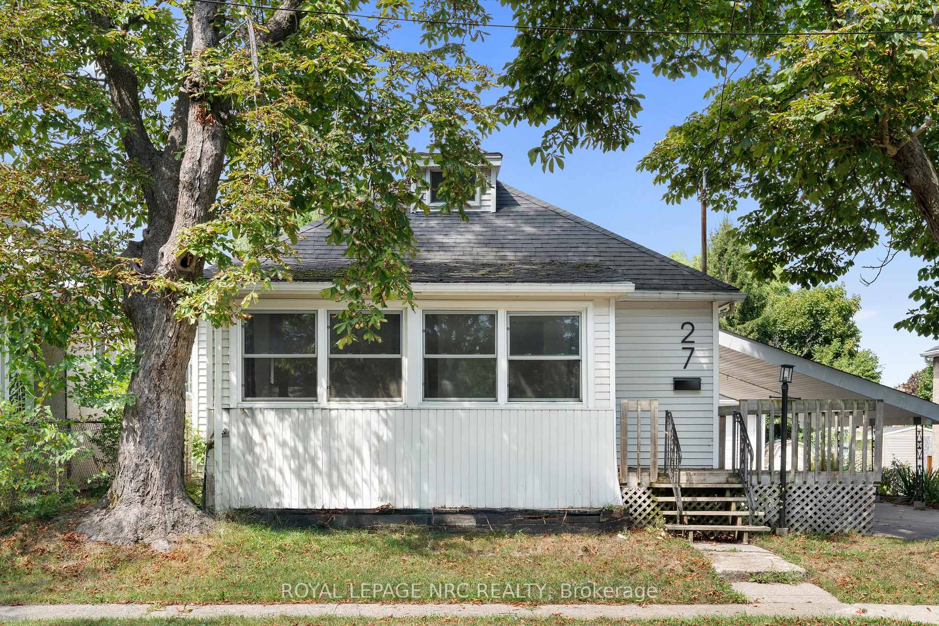 Photo 1 of 27 Maplecrest Avenue, St. Catharines, Burleigh Hill — HOMEH