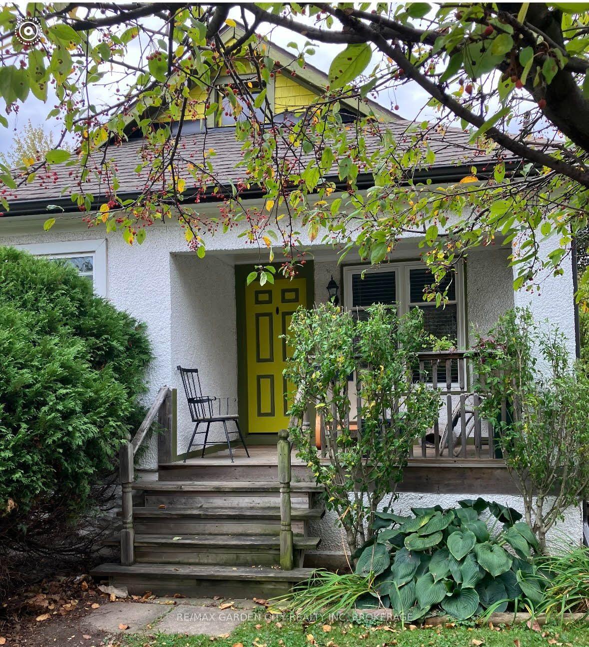 Front of 16 Ida Street