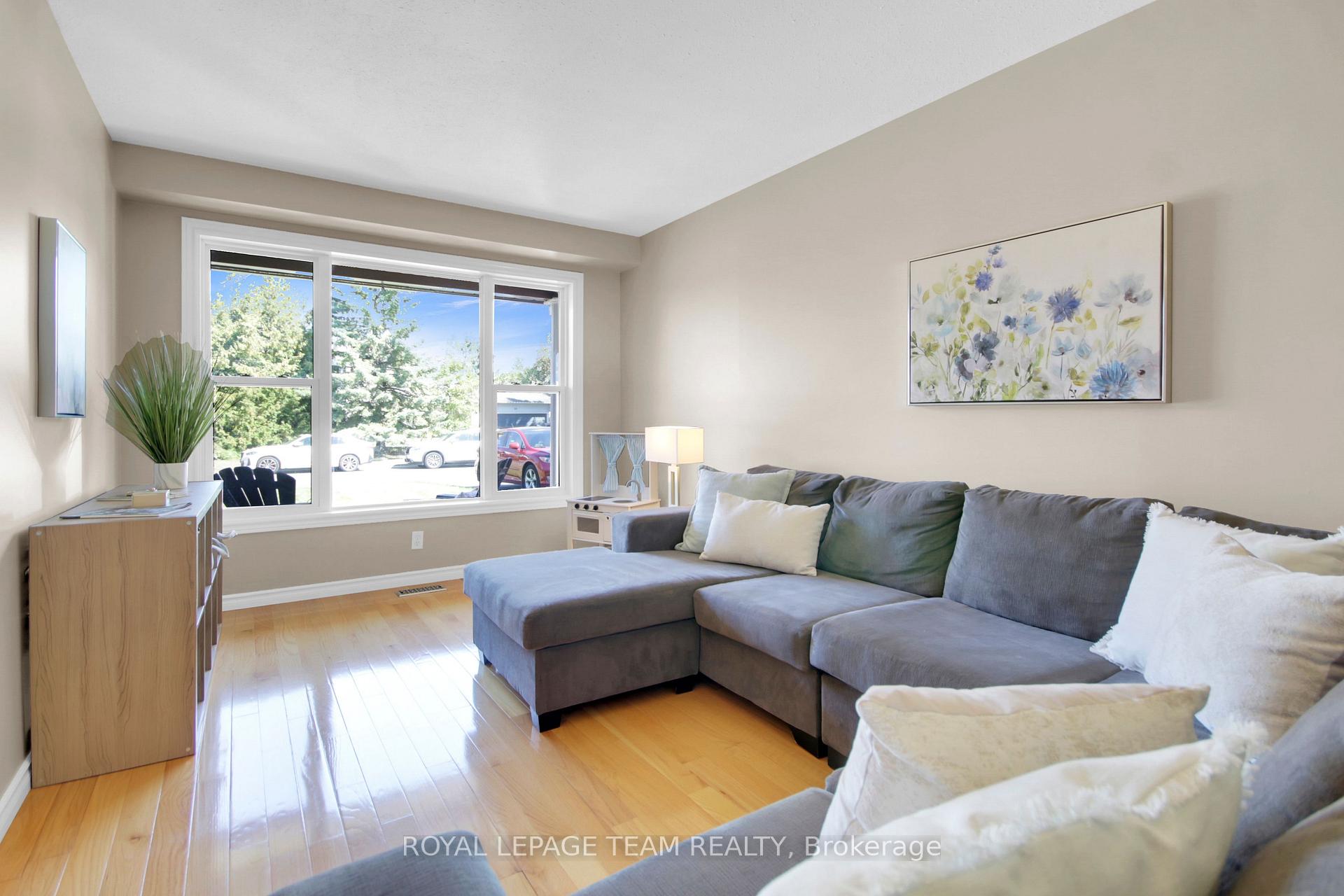 Photo 11 of 18 Victor Street, Ottawa, Stittsville (Central) — HOMEH