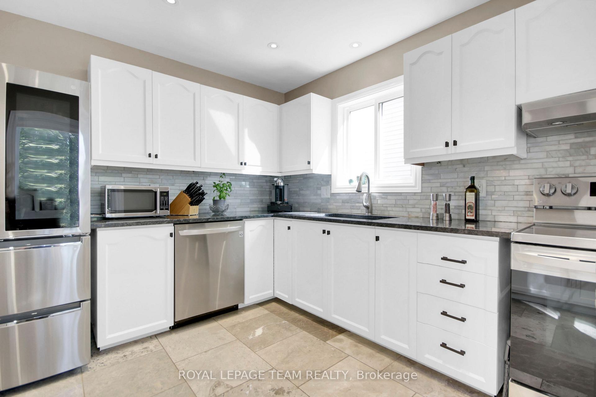 Photo 13 of 18 Victor Street, Ottawa, Stittsville (Central) — HOMEH