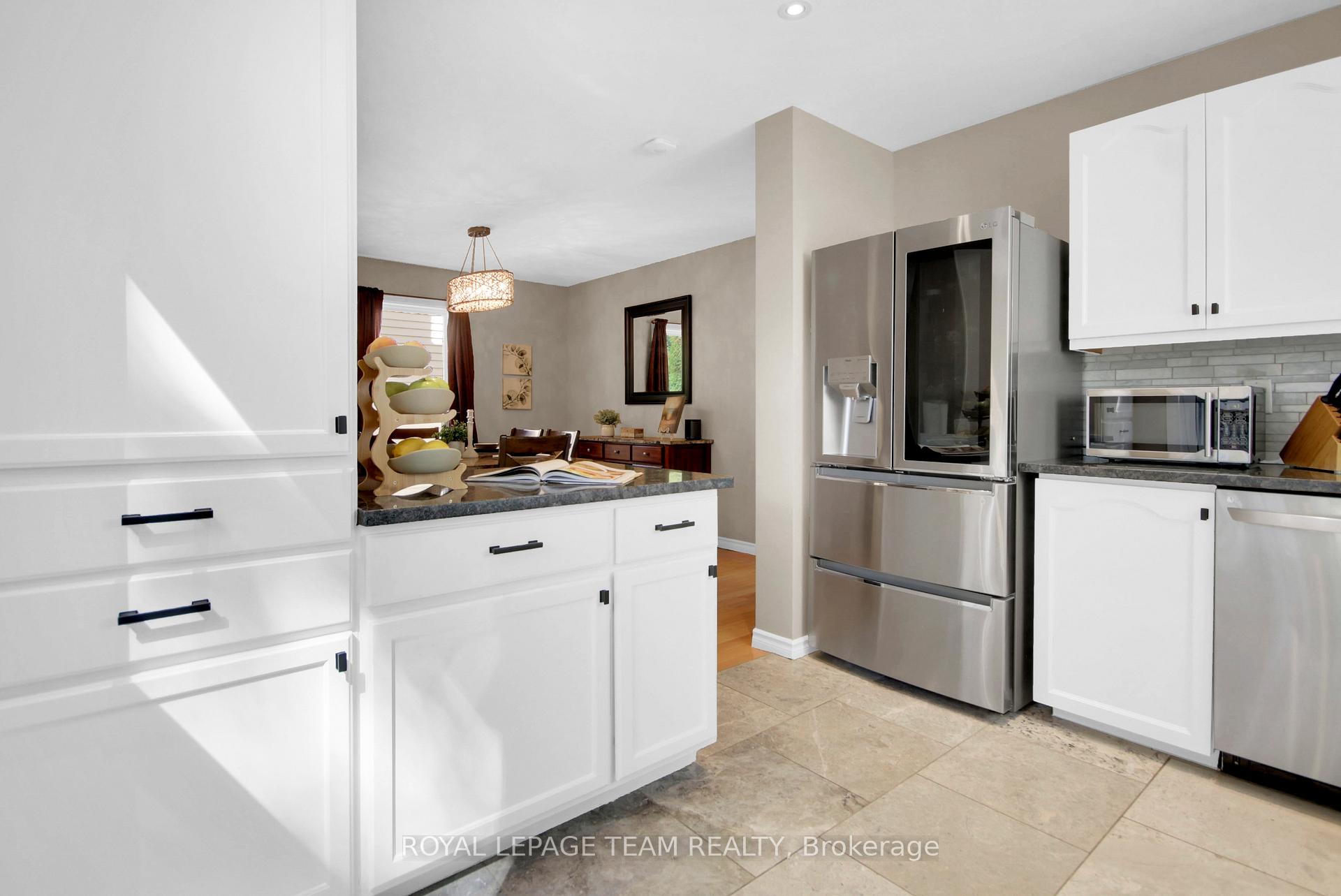 Photo 15 of 18 Victor Street, Ottawa, Stittsville (Central) — HOMEH
