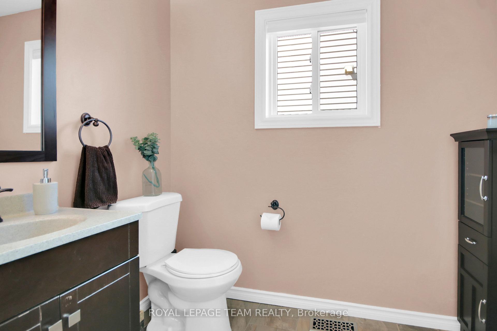 Photo 19 of 18 Victor Street, Ottawa, Stittsville (Central) — HOMEH