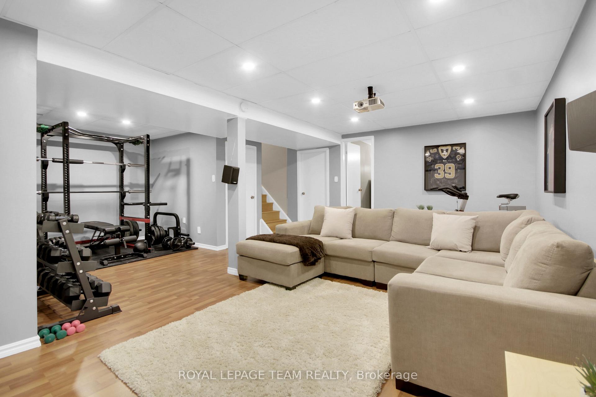 Photo 32 of 18 Victor Street, Ottawa, Stittsville (Central) — HOMEH