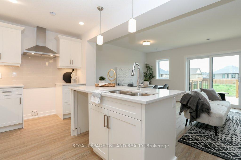 Photo 6 of 91 Empire Parkway, St. Thomas — HOMEH