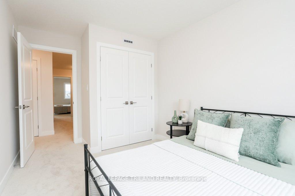 Photo 36 of 91 Empire Parkway, St. Thomas — HOMEH