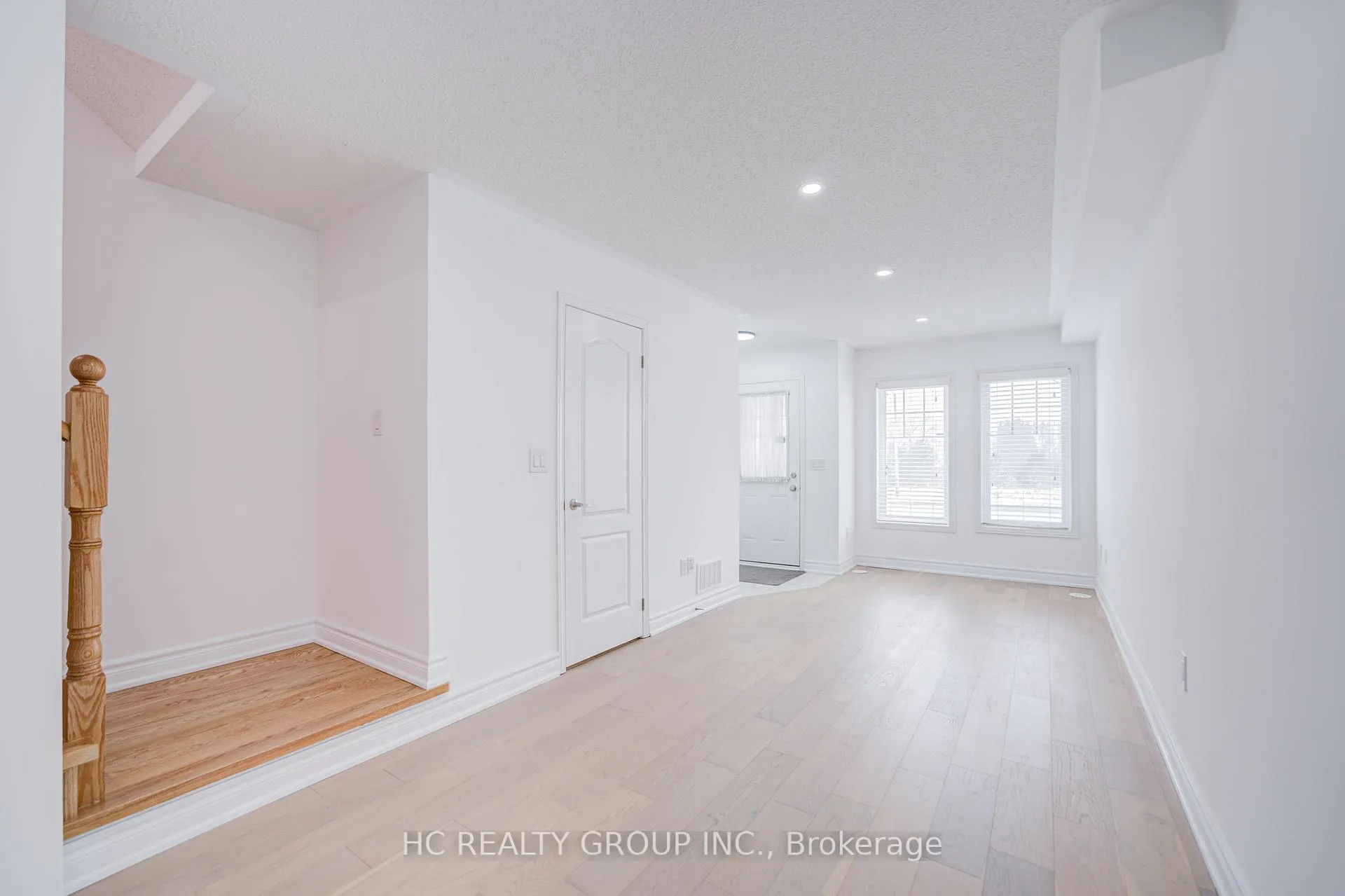 Photo 3 of 5259 Major Mackenzie Drive E, Markham, Berczy — HOMEH