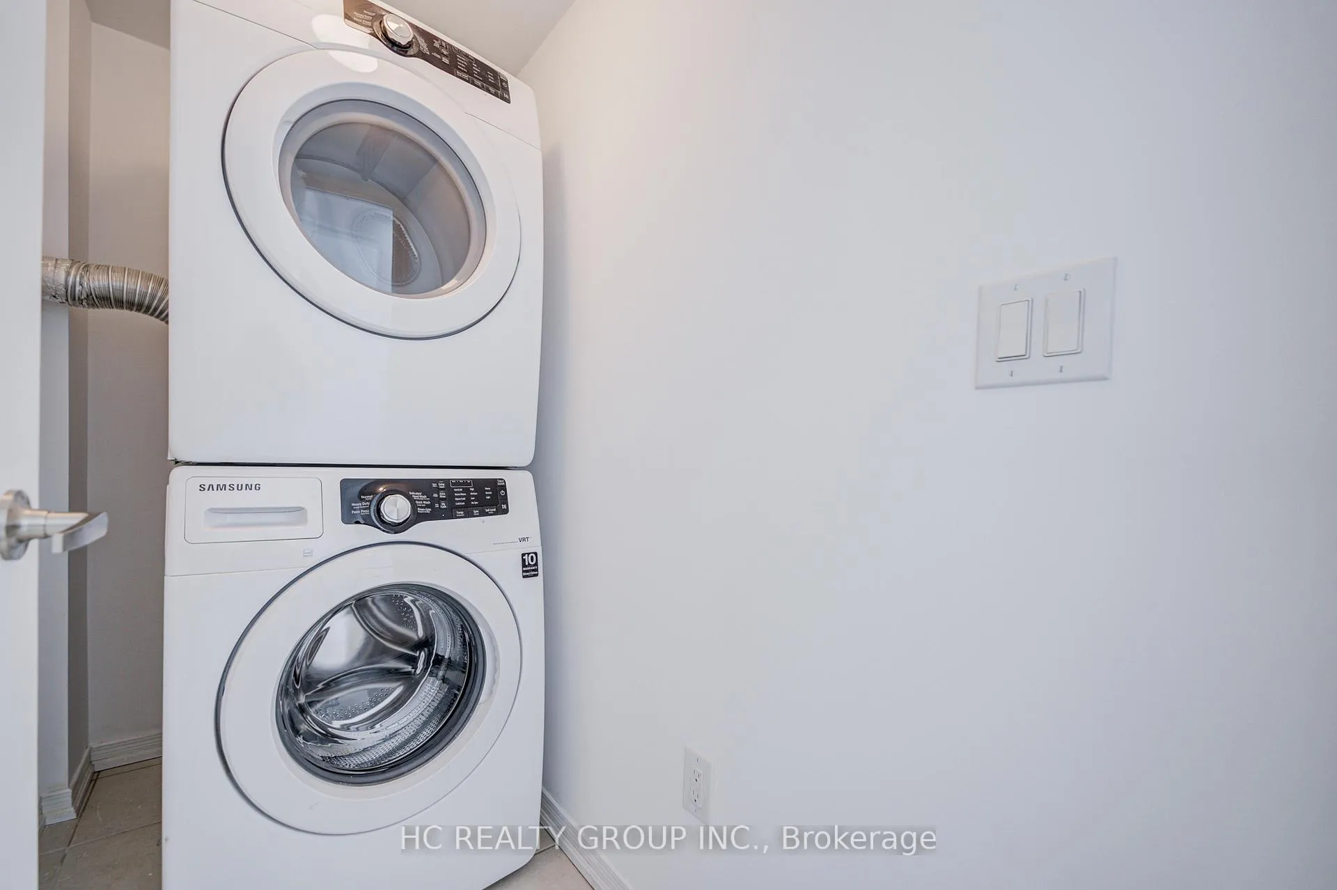 Photo 5 of 5259 Major Mackenzie Drive E, Markham, Berczy — HOMEH