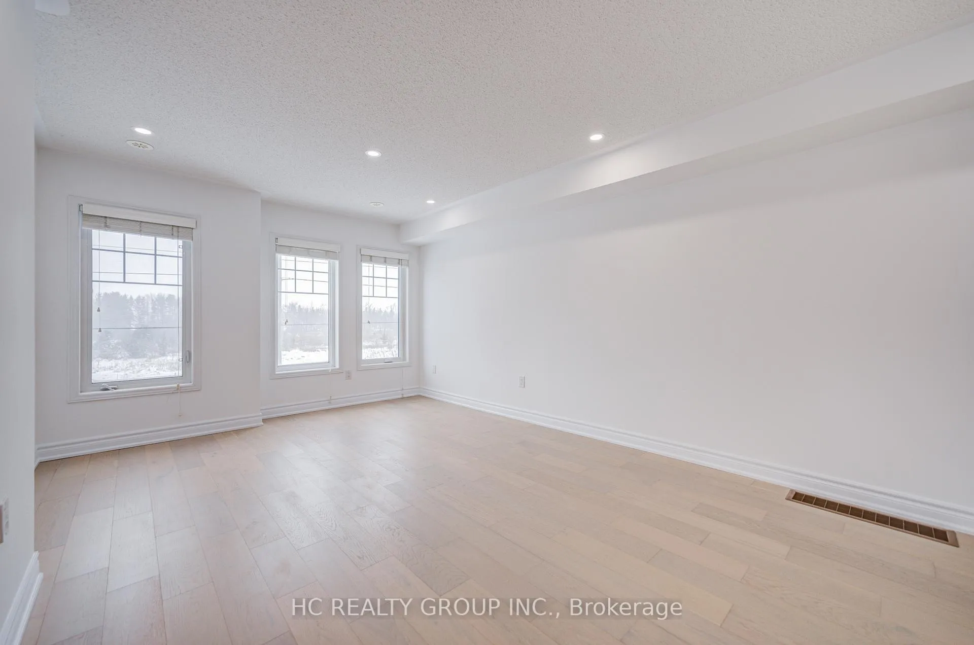 Photo 7 of 5259 Major Mackenzie Drive E, Markham, Berczy — HOMEH
